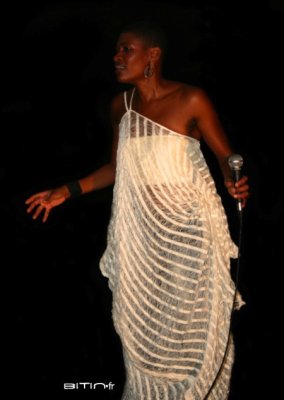VALERIE-LOURI - Carrefour des Arts
