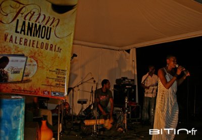VALERIE-LOURI - Carrefour des Arts